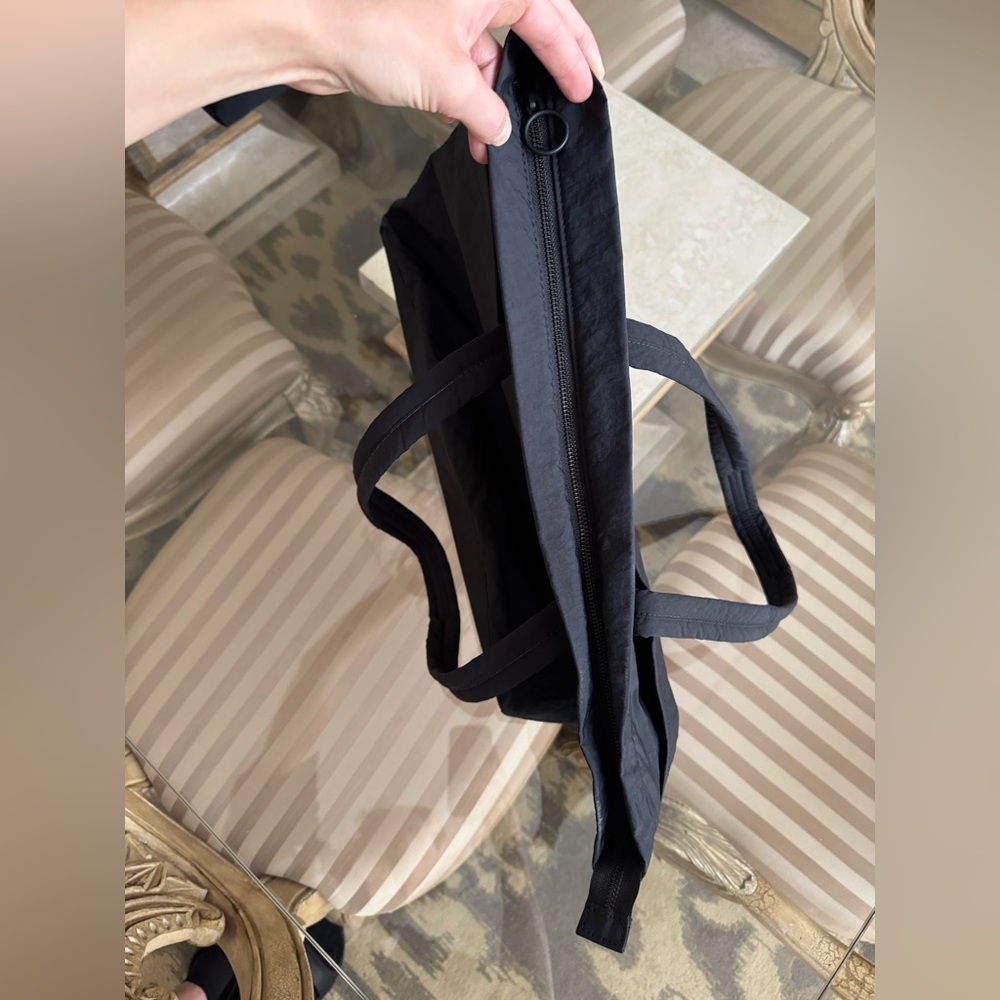 lululemon athletica On My Level Tote Large - Picture 10 of 17
